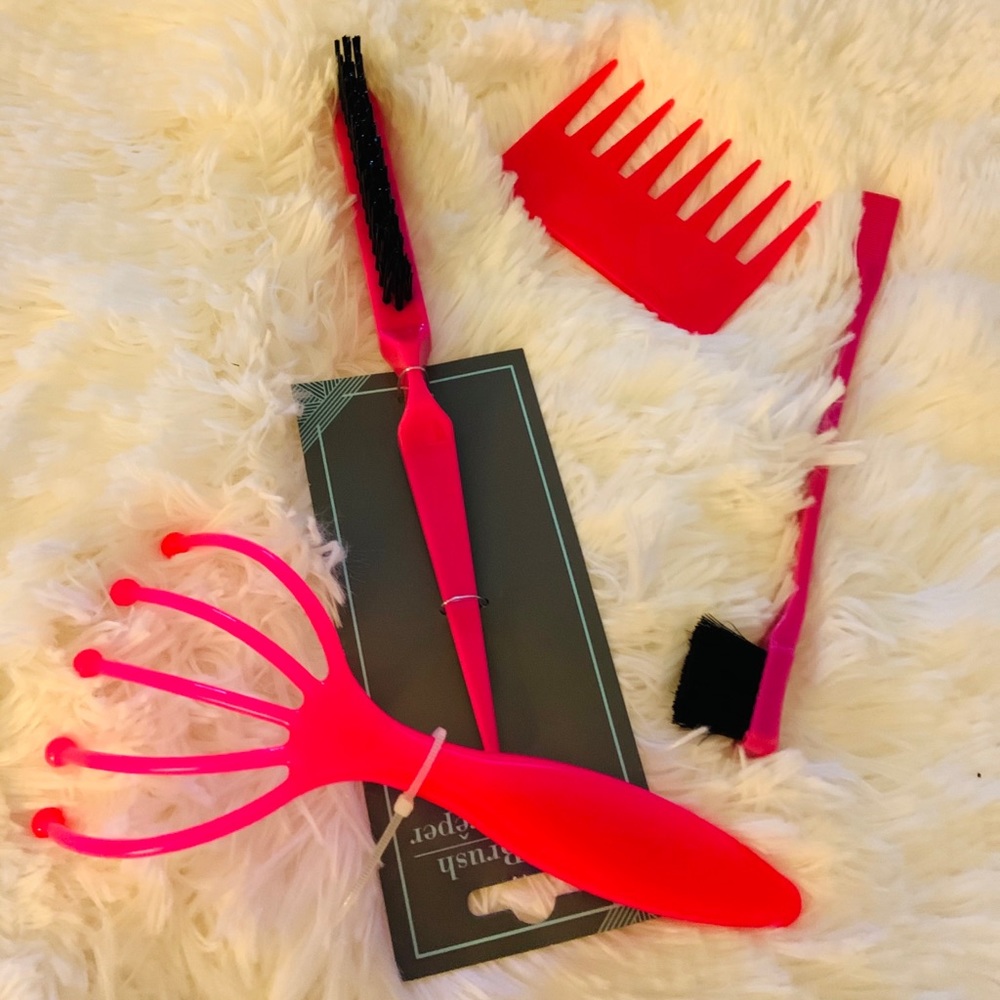 Teasing brush set